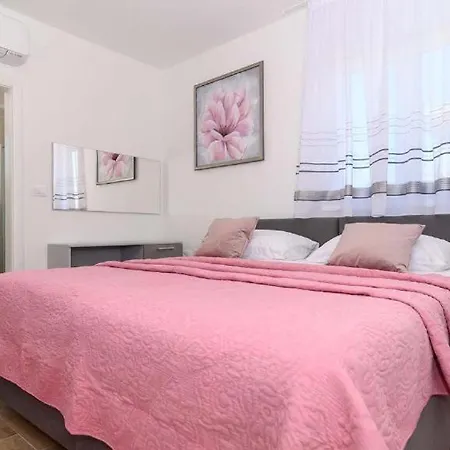 Apartment Seaside Luxury Trogir