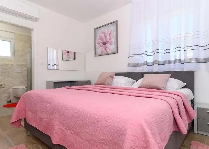 Apartment Seaside Luxury Trogir